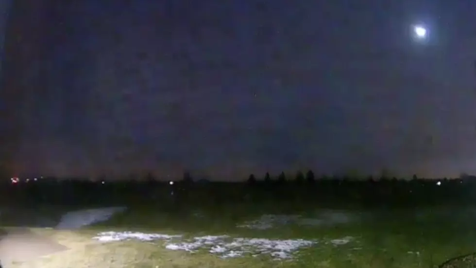 Large Meteor Streaks Across Minnesota