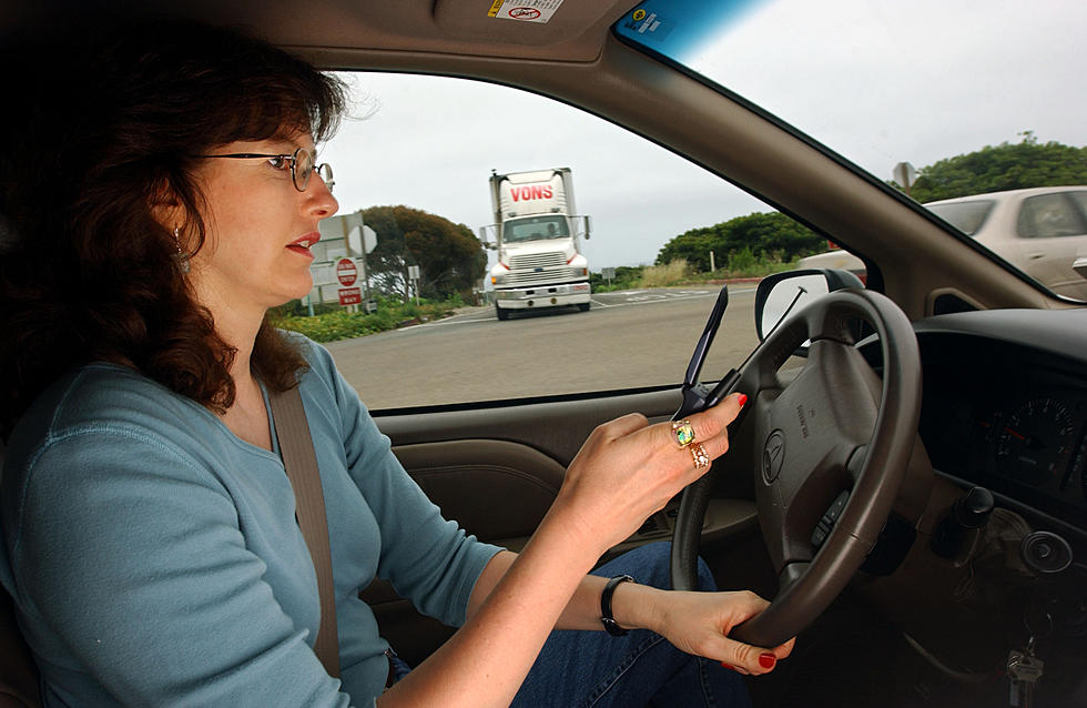 Minnesota Senate Passed A Bill Requiring Hands Free Devices While Driving