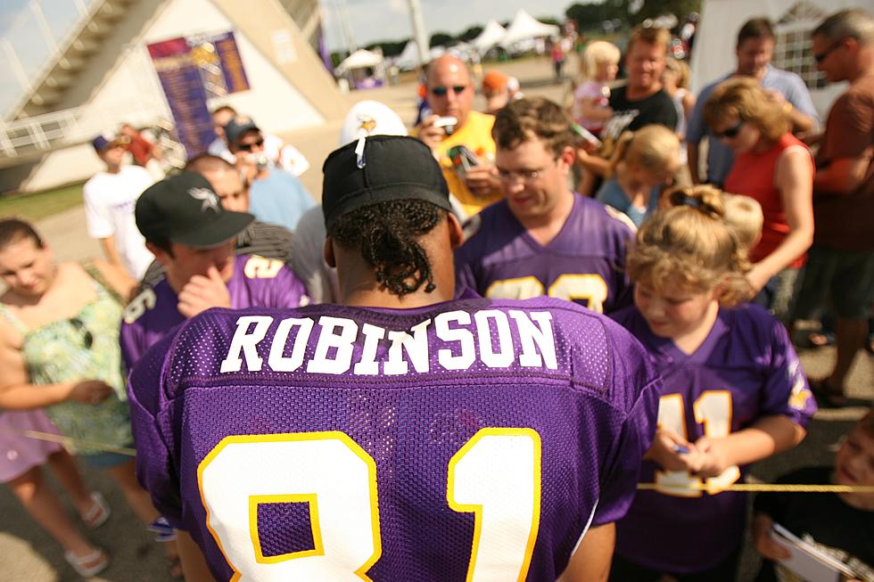 Minnesota Vikings Are Banning Adults from Training Camp Autographs