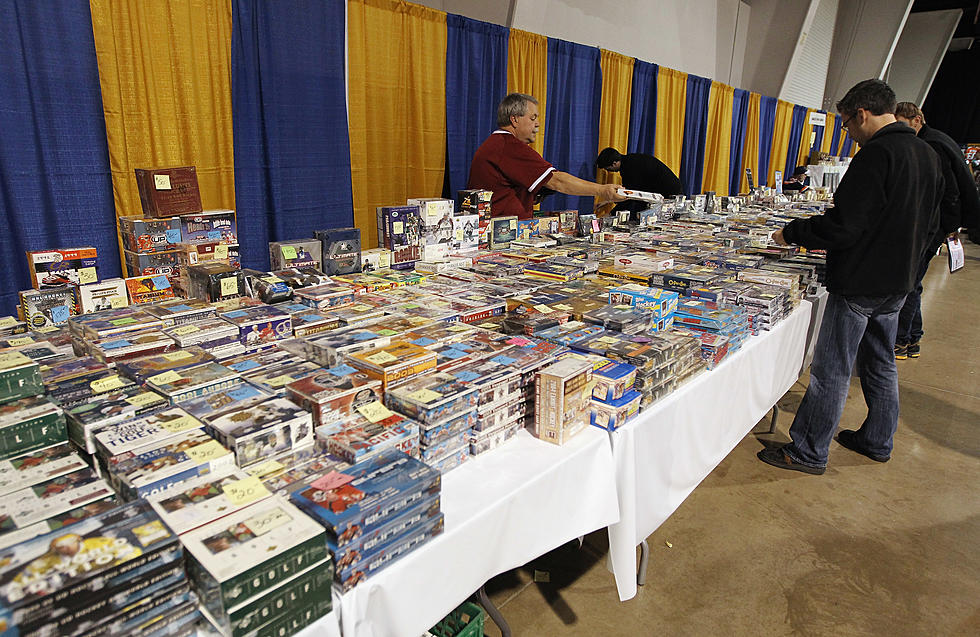 Sports Card, Collectible & Coin Show Coming to Miller Hill Mall