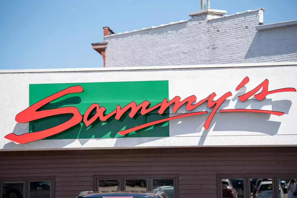 David Portnoy from Barstool Sports Reviews Sammy’s Pizza