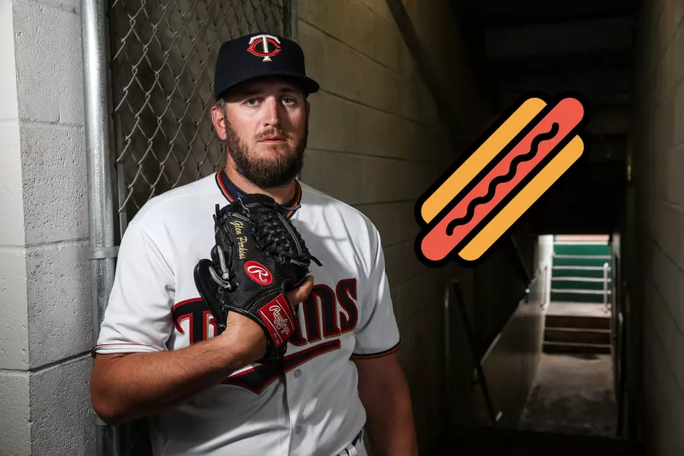 Must See Clip From Twins Broadcast When Announcer Talks About Preferred Hot Dog Size