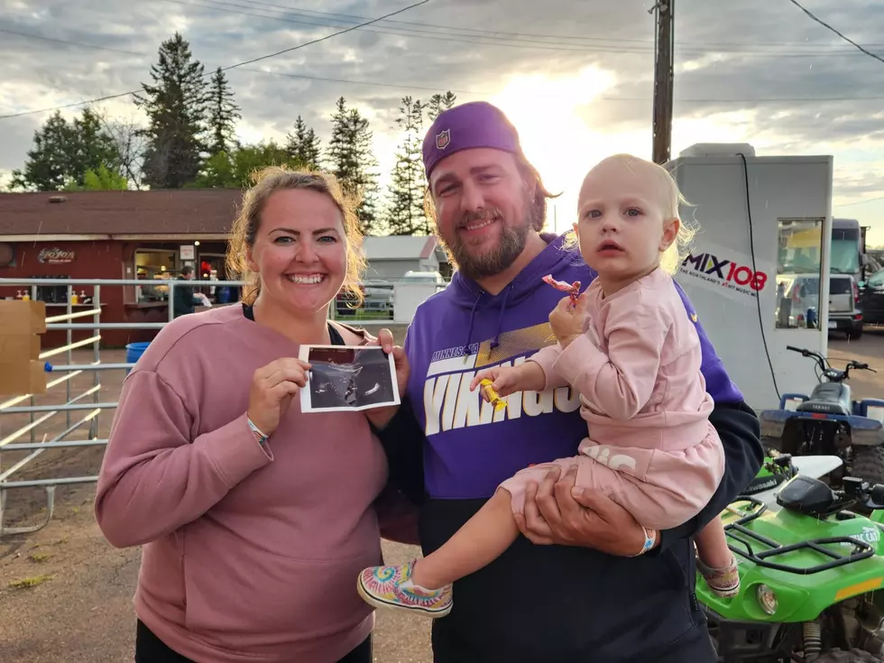 Jeanne And Ian’s Big Reveal: First Northland Couple’s Baby Gender Revealed At Superior Racing Event [VIDEOS]