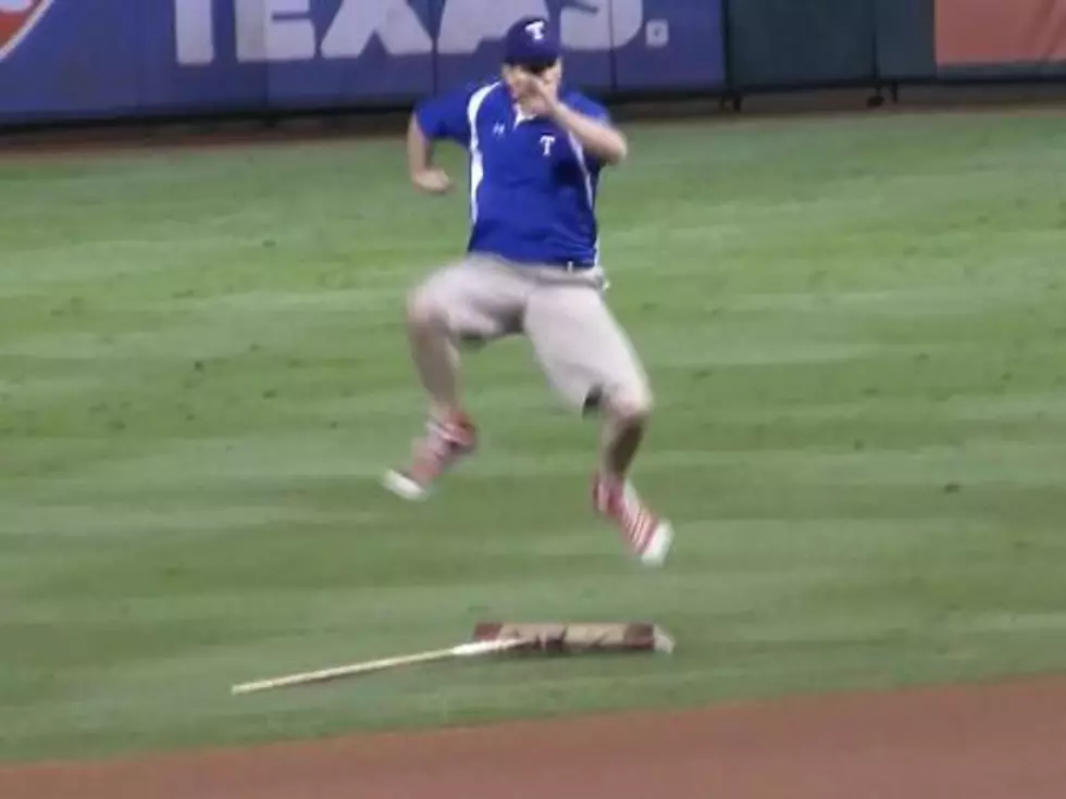 Groundskeeper Shows Off Dance Skills in the Middle of World Series [VIDEO]