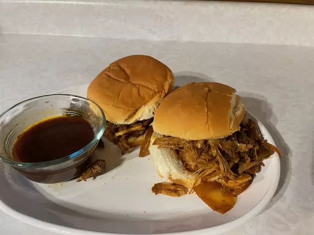 This Simple Crockpot Pulled Pork Recipe Is Incredibly Delicious
