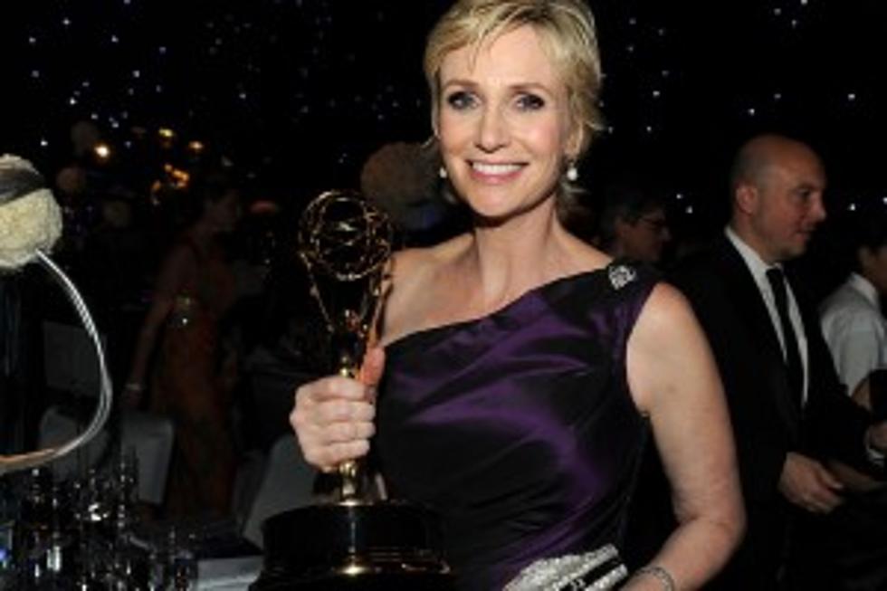 Jane Lynch or Sue From Glee Will Be Hosting the 2011 Emmys!!