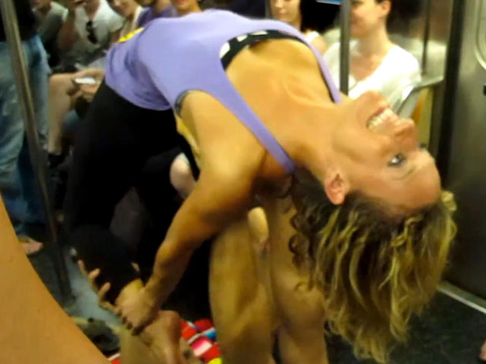 Yoga Demos Are The New Thing On NYC Subways [VIDEO]