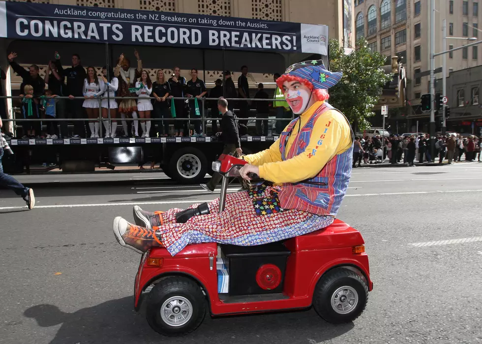 Clown on Golfcart Gets DWI in Batavia