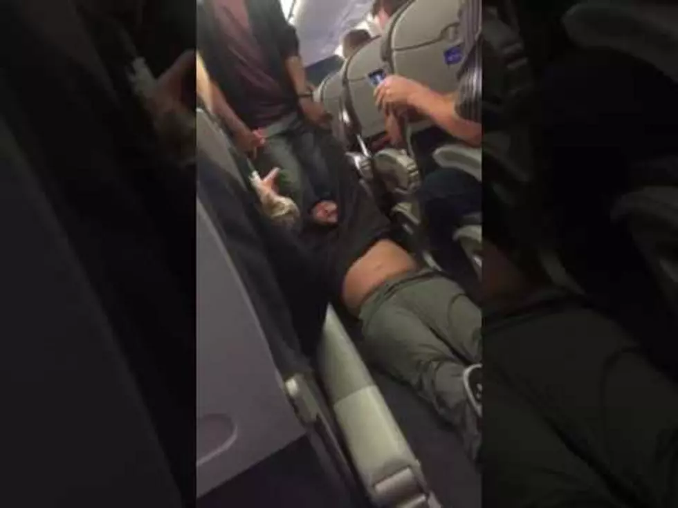 Look What The CEO Of United Airlines Wrote To His Team After Man Was Forcefully Removed From Flight [VIDEO]