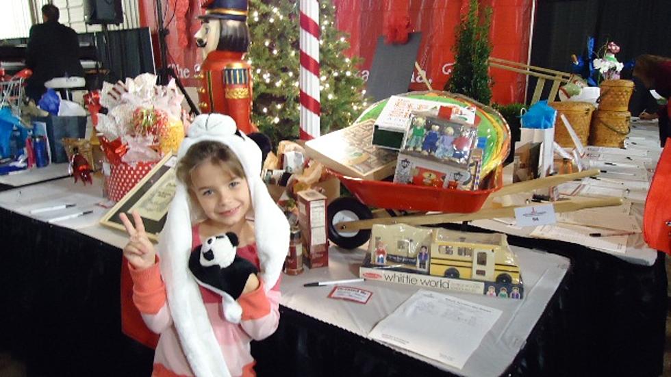 Mistletoe Fair in Texarkana This Weekend – Holiday Shopping and Santa Arrives [PHOTOS]