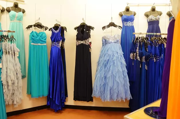 &#8216;Gowns For Her&#8217; Providing Free Dresses For Homecoming On Saturday