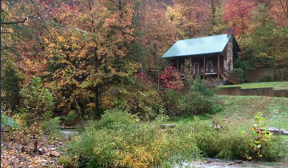 You Can Stay In This Cozy Arkansas Cabin With Breathtaking Fall Views