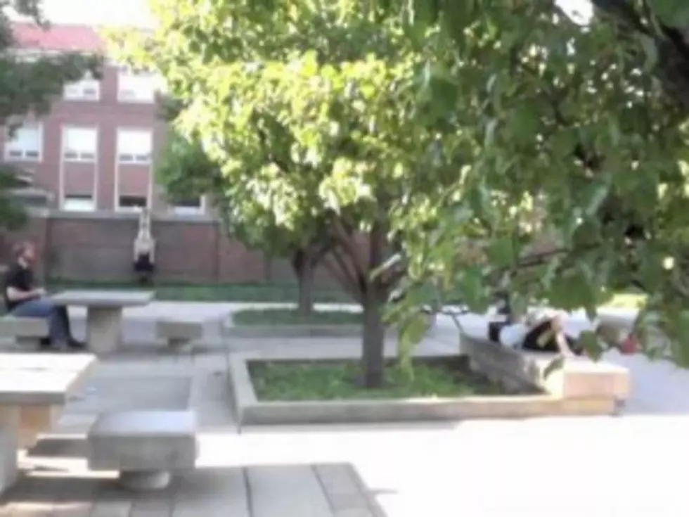 Move Over Planking And Go Batmanning [VIDEO]