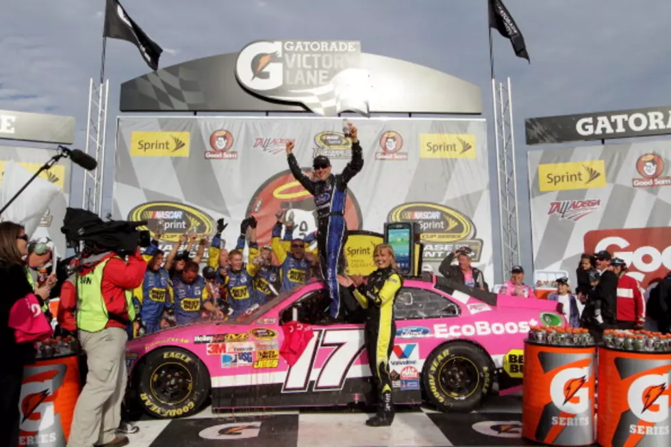 Kenseth Stays Out Front to Win at Talladega Superspeedway [VIDEO]