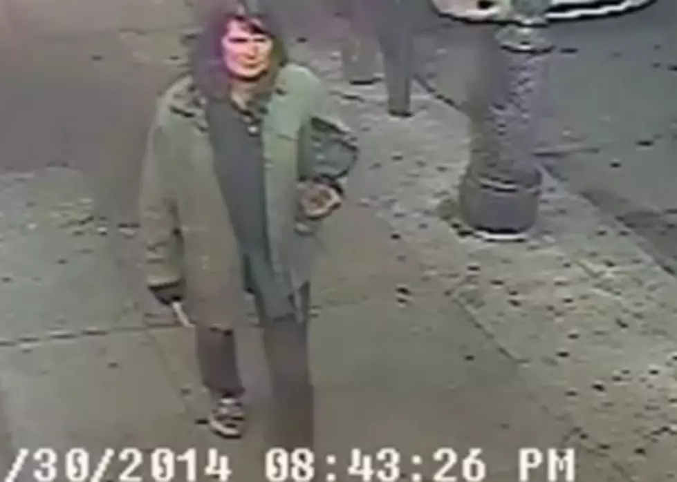 Security Camera Footage – Lady Stabbing People at Random [VIDEO]