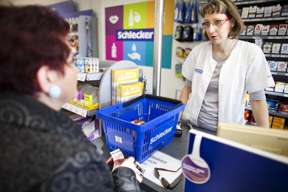 Your Personal Identity Can be Stolen at Walmart’s Pharmacy Counter [POLL]