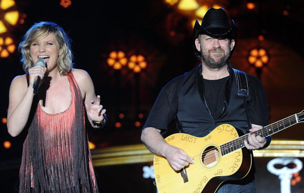 Jennifer Nettles Stays, Elvis Says That’s All Right – Today In Country Music History [VIDEO]