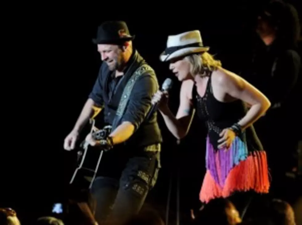 Sugarland Has A Baby, Brooks &#038; Dunn Feel Like Brand New &#8211; Today In Country Music History [VIDEO]