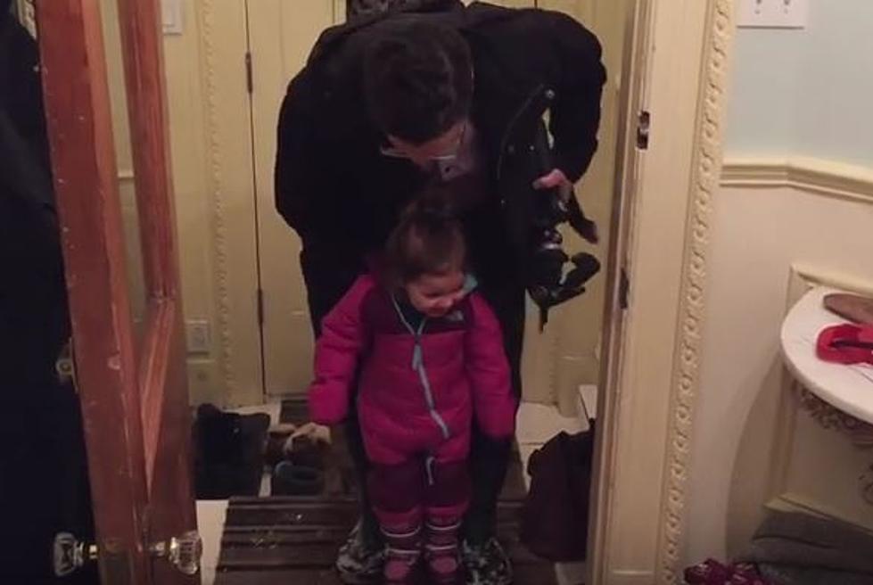 #Lifehack: Remove A Kid’s Boots With No Hands [VIDEO]