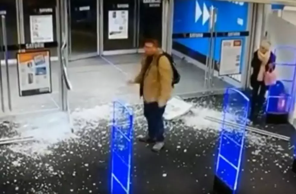 Man’s Dramatic Entrance Shatters Glass Doors [VIDEO]
