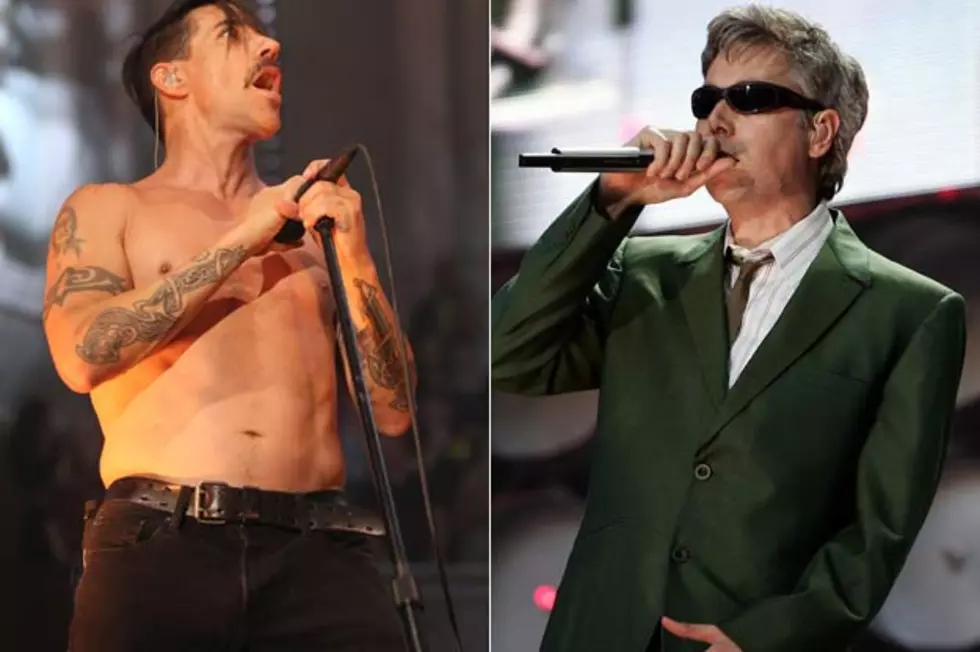 Red Hot Chili Peppers Pay Tribute to Adam Yauch at Concert