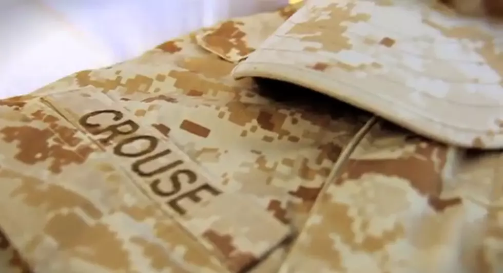 Jonathan Davis of Korn Presented with Uniform of Soldier Killed in Battle [VIDEO]