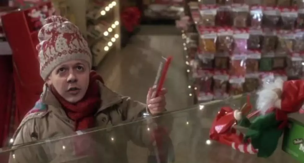 Guy Puts His Face Into Several Home Alone Scenes For Christmas Card [VIDEO]
