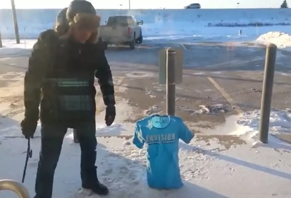 T-Shirt Freezes in One Minute