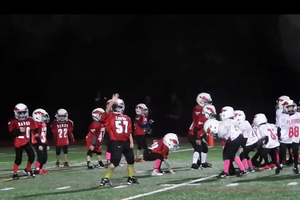 Pee Wee Players Stop Mid-Game to Whip and Nae Nae