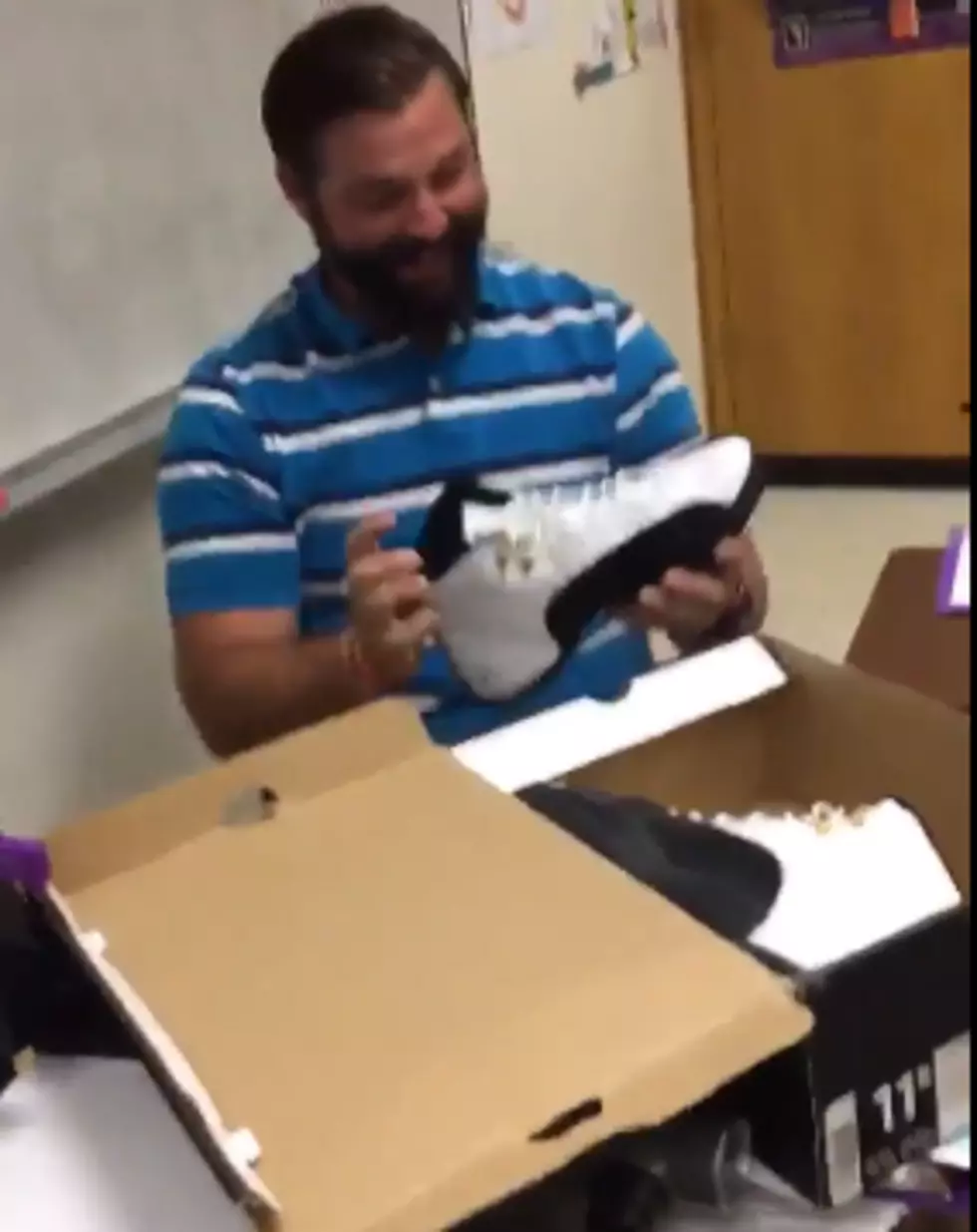 Texas Student Buys Teacher His Dream Pair of Shoes [VIDEO]