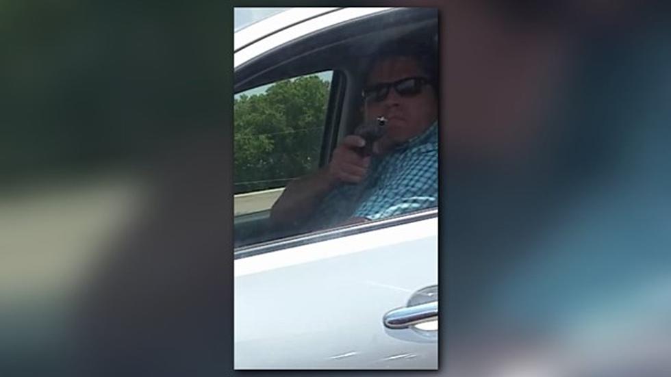 Texas Police Still Searching for Gun Wielding Road Rage Suspect [VIDEO]