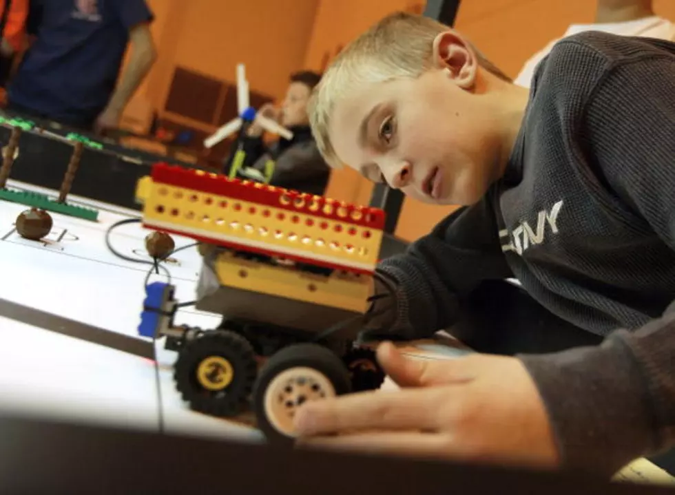 Texas Father Mocks Son Online Who Made It To a Lego Robotics Competition