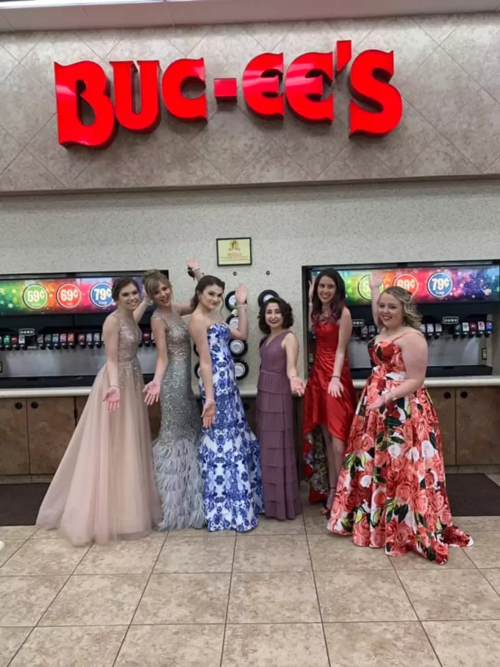 Texas Teens Take Prom Photos at Buc-ee’s in the Best Prom Photos Ever