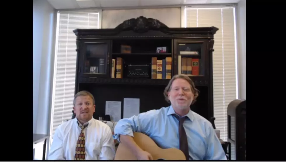 Singing Texas Lawyers Offer Excellent Weed Advice