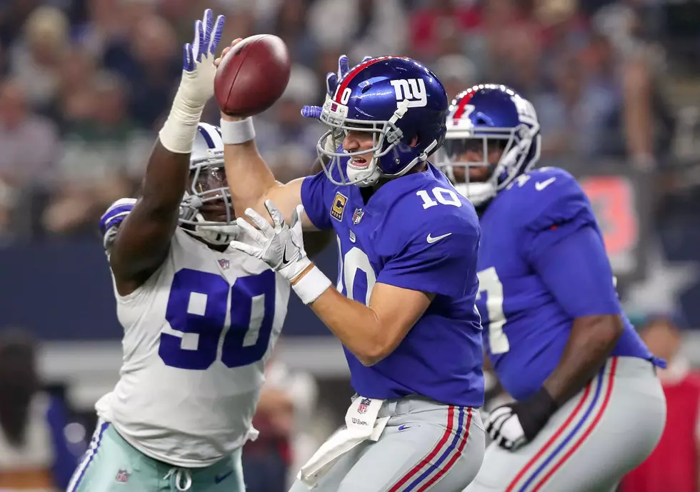 DeMarcus Lawrence Has Hilarious Response to Giants Fan Asking for an Autograph