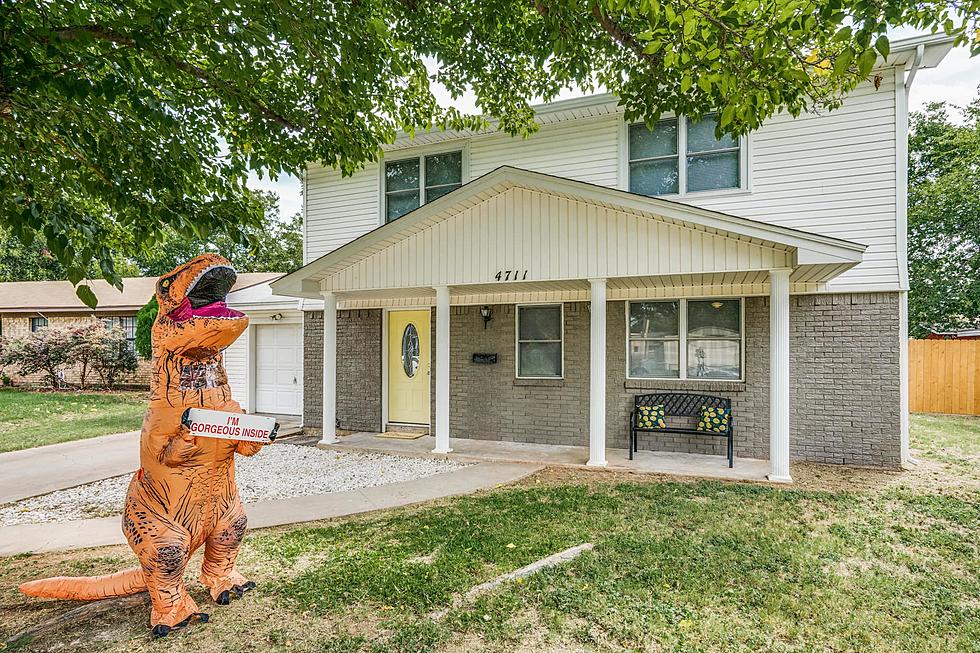 Wichita Falls Realtor Uses T-Rex Costume to Try and Sell a House