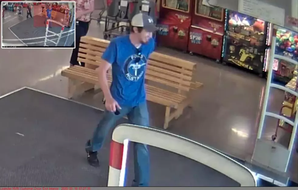 Texas Man Throws Meat and Lettuce at Cashier When He Tried to Purchased Too Many Items