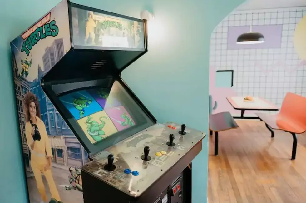 North Texas Airbnb Has An Awesome 80’s and 90’s Themed Duplex, Complete With TMNT Arcade