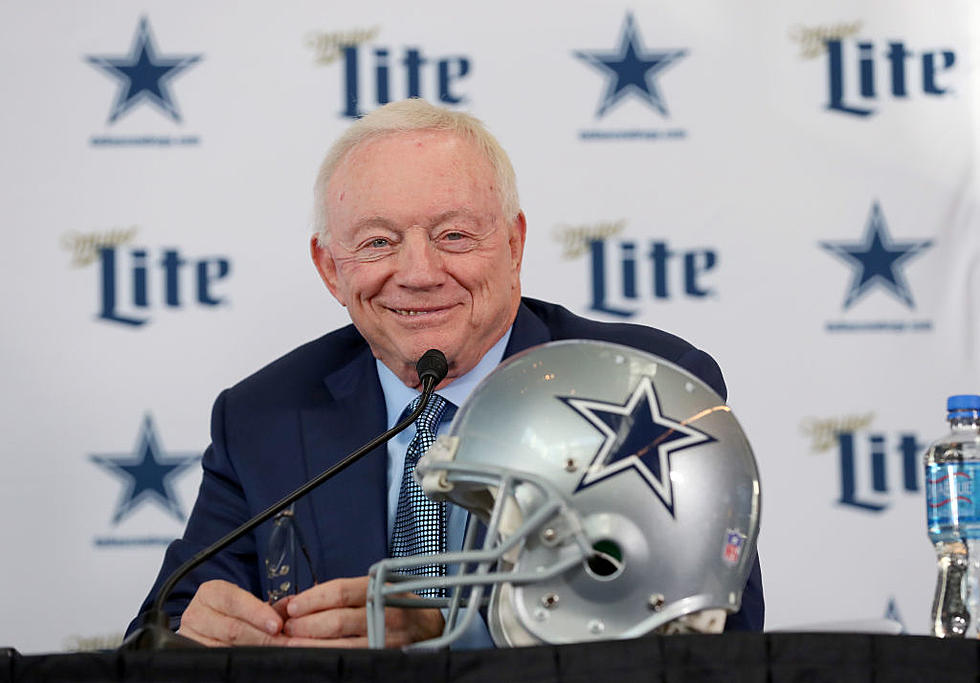 Jerry Jones Says He Plans to Have Fans at Dallas Cowboys Games