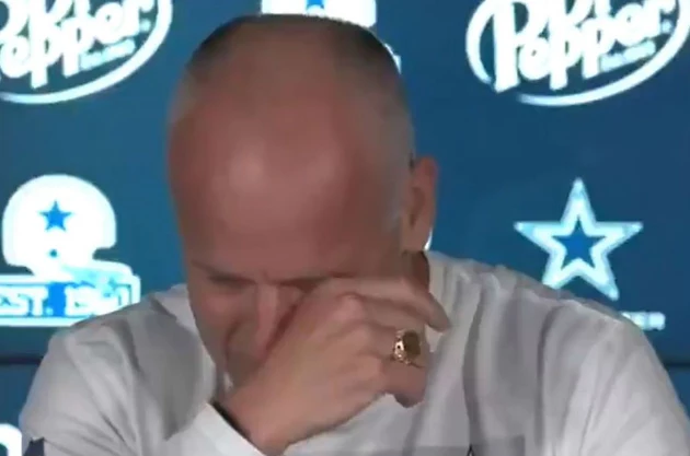 Dallas Cowboys Coach Gets Hot Sauce in Eye, Ends Press Conference