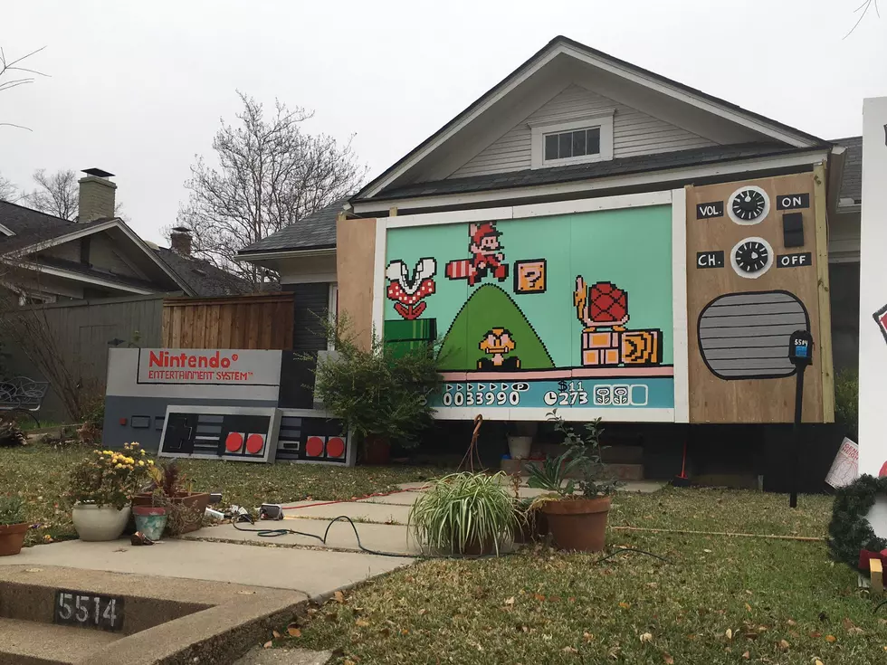 North Texas House Turns Into an Old School Nintendo for Christmas