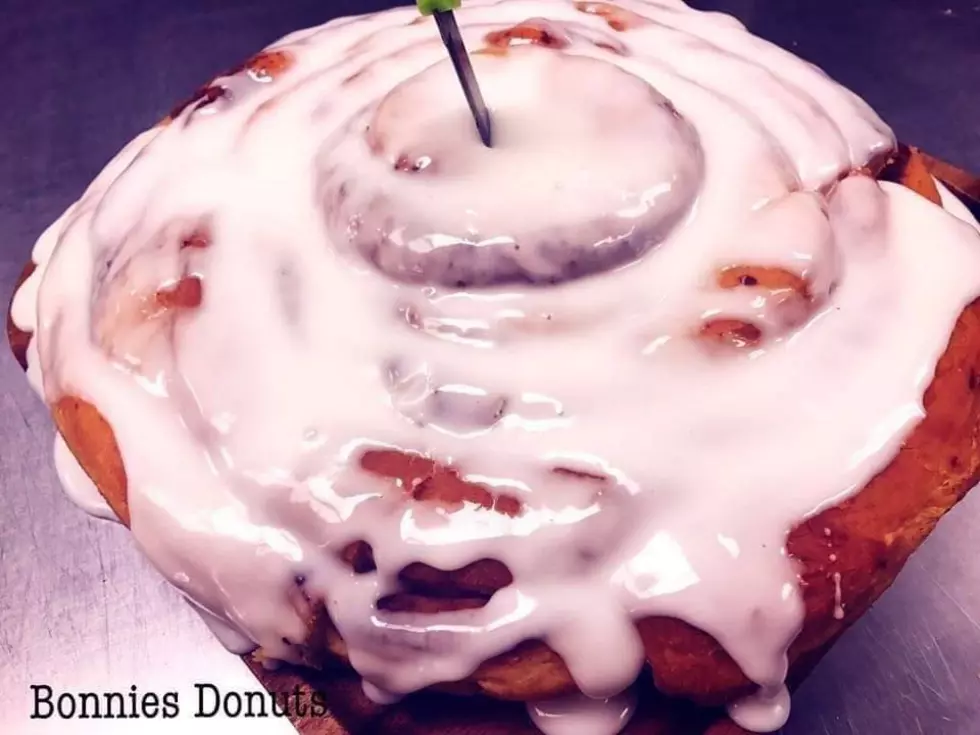 Texas Donut Shop Makes a Five Pound Cinnamon Roll