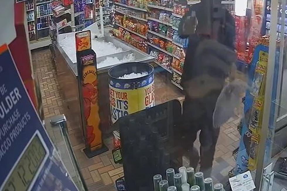 Would-be Armed Robber Runs From Armed Clerk in Texas Convenience Store