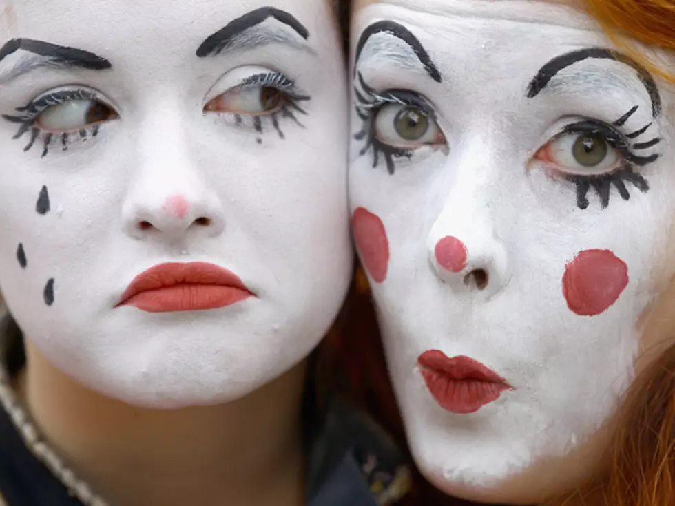 Mimes Patrol South American Streets in the Name of Safety [VIDEO]