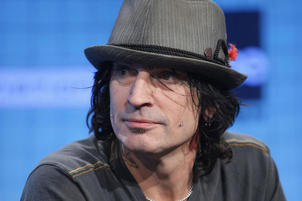 Tommy Lee Reveals Disturbing Incident that Led to His New Fan Photo Stance