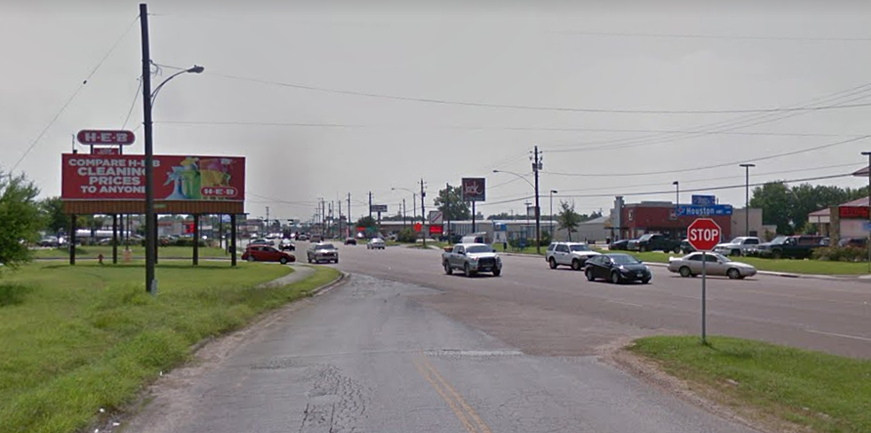 Signal Light Approved for Houston Highway and Stolz