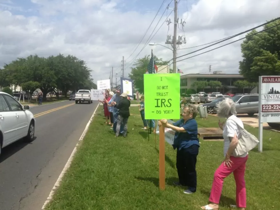 Local Tea Party Organizers Hold Protest at Shreveport IRS Office [VIDEO]