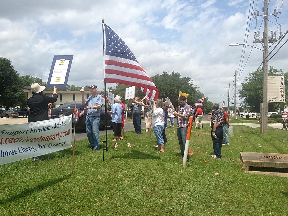 Local Tea Party Organizers Hold Protest at Shreveport IRS Office [VIDEO]