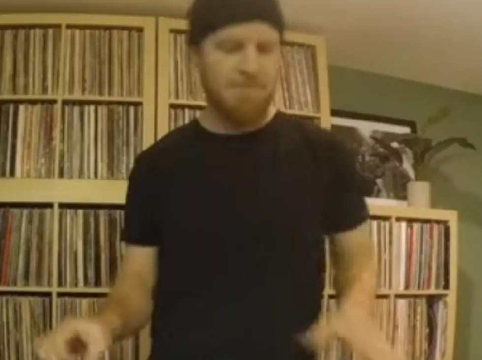 Canadian DJ’s ‘Let’s Dance’ Mix is An Amazing David Bowie Tribute [VIDEO]