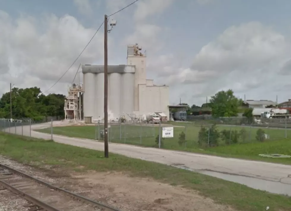 Shreveport Firefighters Rescue Worker Trapped in Silo